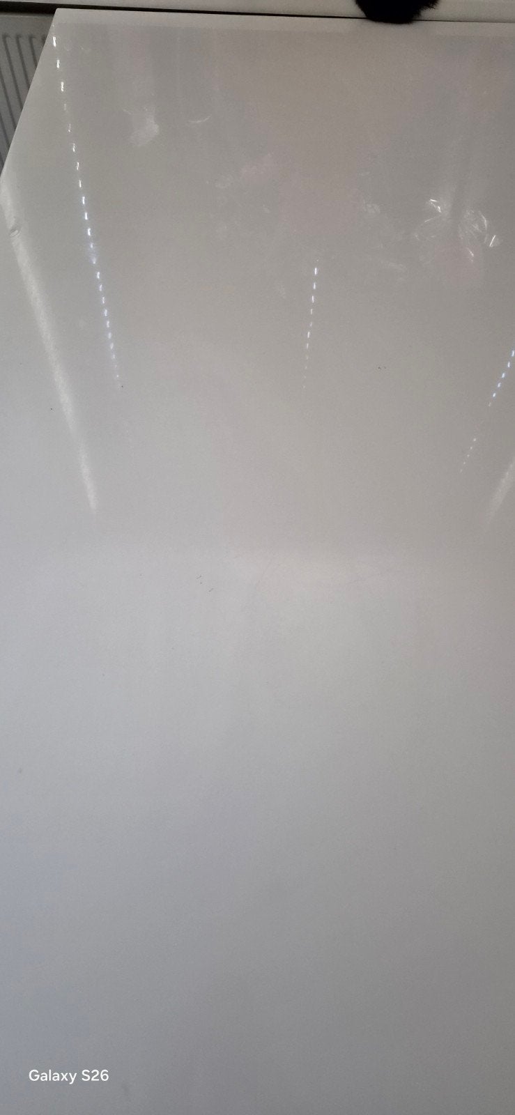 Gratis hoogglans Witte tafel met kleine beschadigingen, Ophalen, Gebruikt, 100 tot 150 cm, Overige materialen
