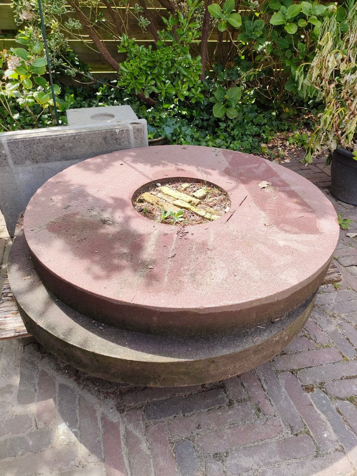 Ronde slijpsteen 2x, Ophalen