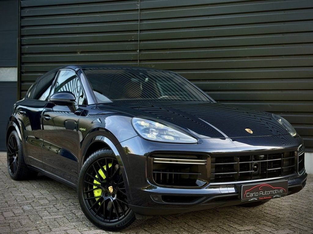 Porsche Cayenne Coupé 4.0 TURBO S E-Hybrid PANO|CERAMIC|CHR, Auto's, Porsche, 14 kWh, Gebruikt, Blauw, 3000 kg