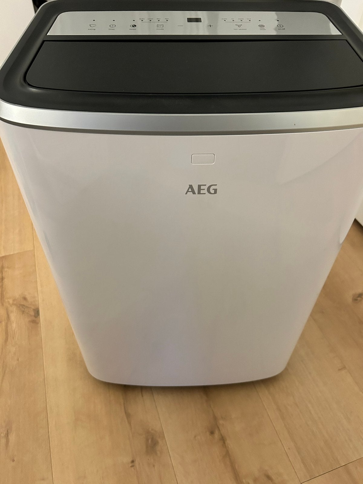 AEG Mobiele Airco AXP34U338CW - inclusief raamset, Ophalen, 3 snelheden of meer, Zo goed als nieuw, Koelen en Ontvochtigen