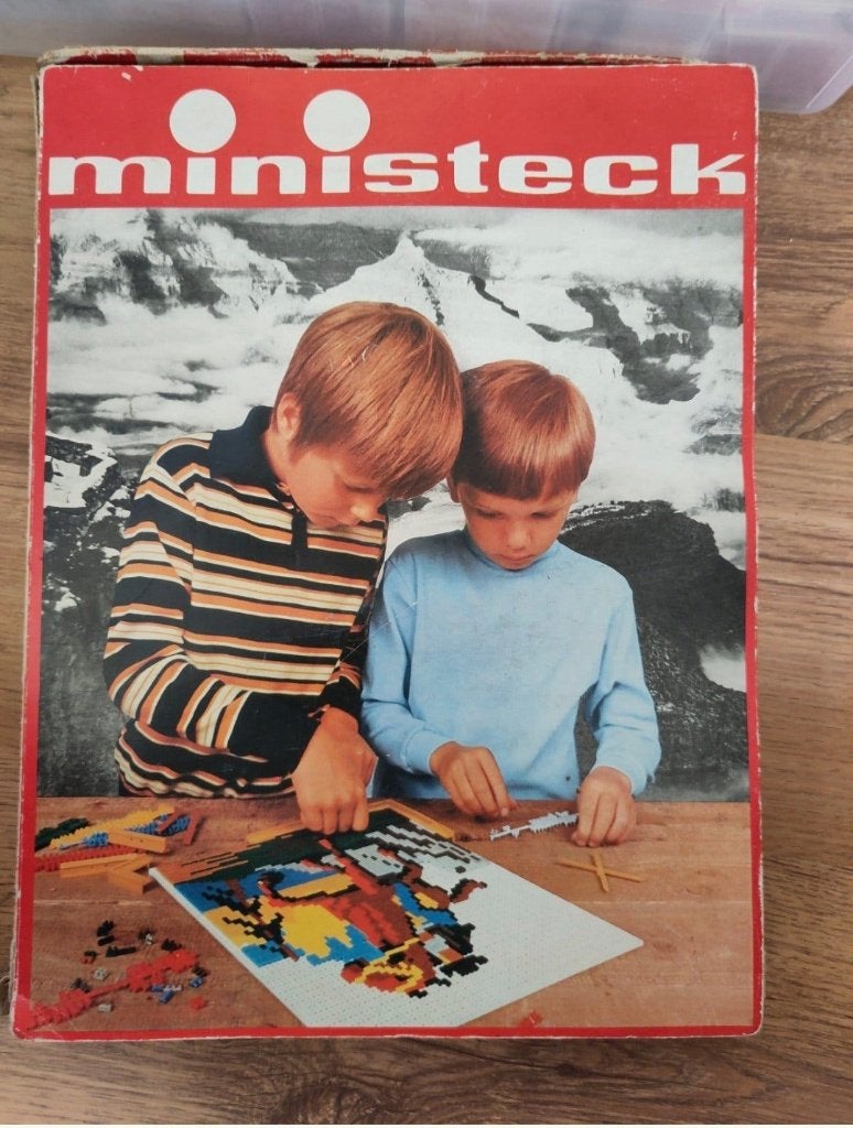 ministeck box set met veel onderdelen en voorbeelden, Hobby en Vrije tijd, Ophalen, Gebruikt, Box-set