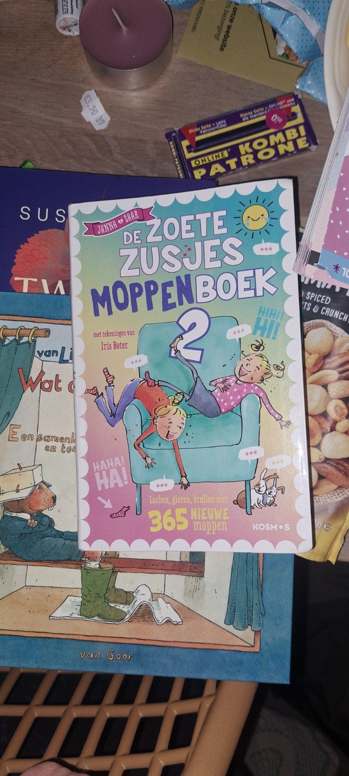 Wij raken niet uit GELACHEN! Moppenboek zoete zusjes, Ophalen of Verzenden, Zo goed als nieuw, Fictie algemeen