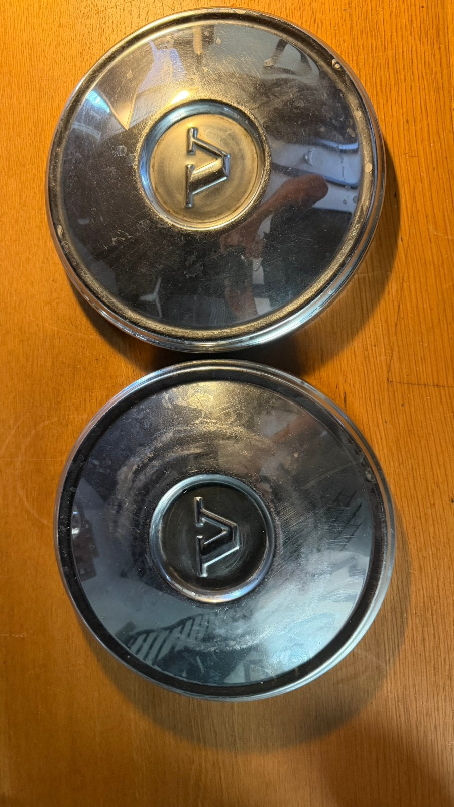 2x Wieldoppen Volvo jaren 60/70, Auto diversen, Wieldoppen, Ophalen of Verzenden, Gebruikt