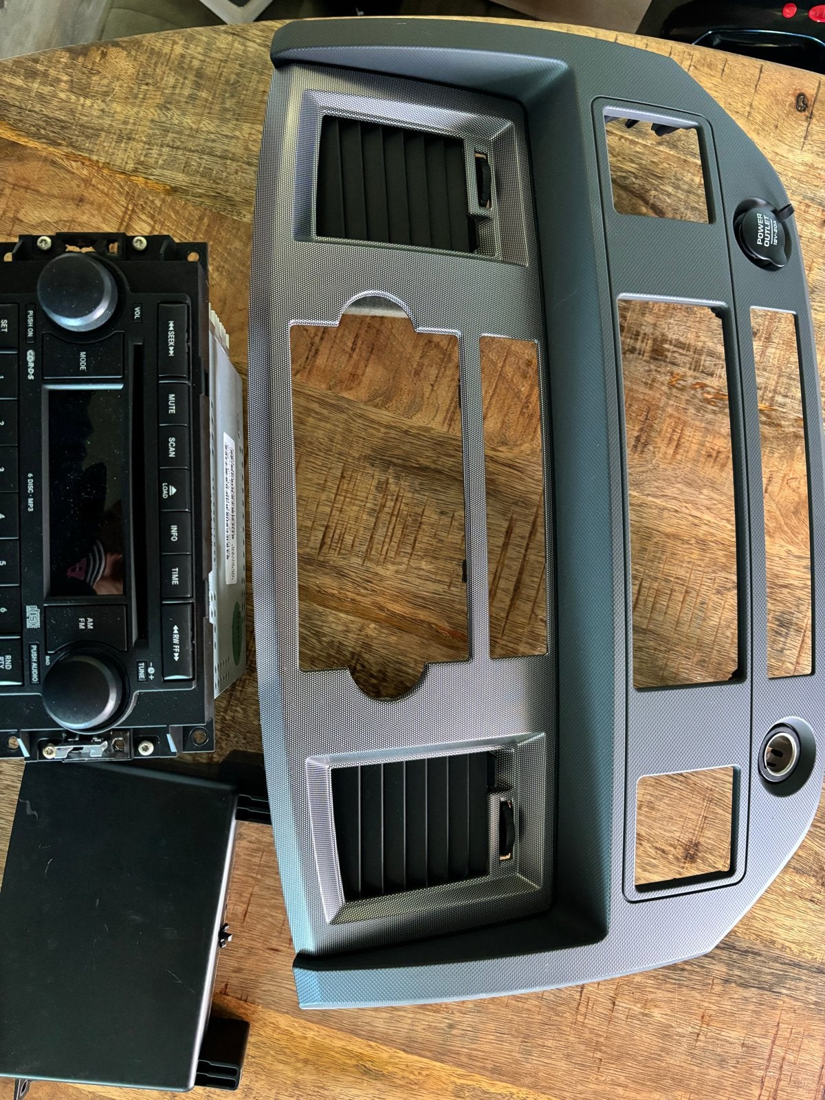 Dodge Ram 1500 radio en dashboardpaneel NIEUW!!!, Ophalen of Verzenden, Nieuw, Dodge