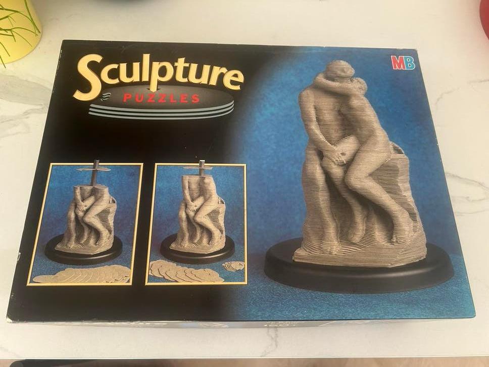 MB Sculpture Puzzles - De Kus (Der Kuss), Hobby en Vrije tijd, Gebruikt, Overige thema's, Ophalen of Verzenden, Papier of Karton