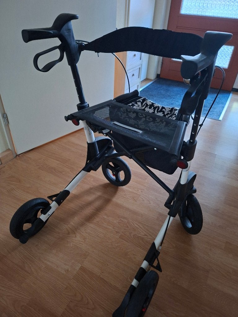 Rollator, Diversen, Ophalen, Opvouwbaar, Zo goed als nieuw