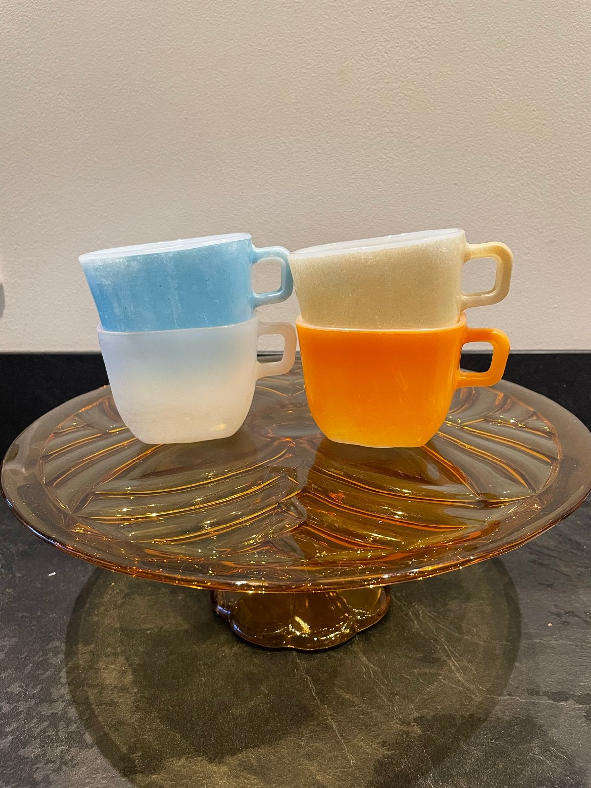 Set van 4 vintage Opale France kopjes - Tweekleurig, Verzenden