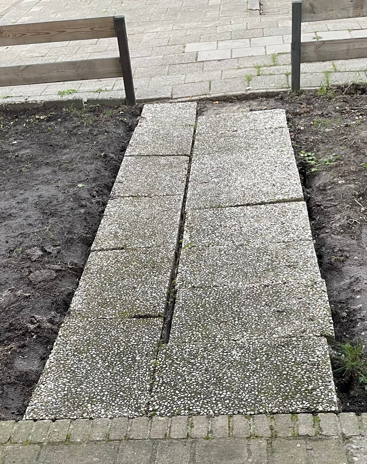Gratis 14 grind tegels, Ophalen of Verzenden, Gebruikt, Grind, Terrastegels