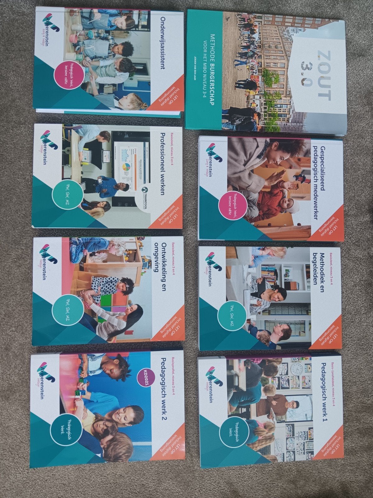 Boeken Opleiding Onderwijsassistent, Boeken, Ophalen, Overige vakken, Zo goed als nieuw, Angerenstein Welzijn