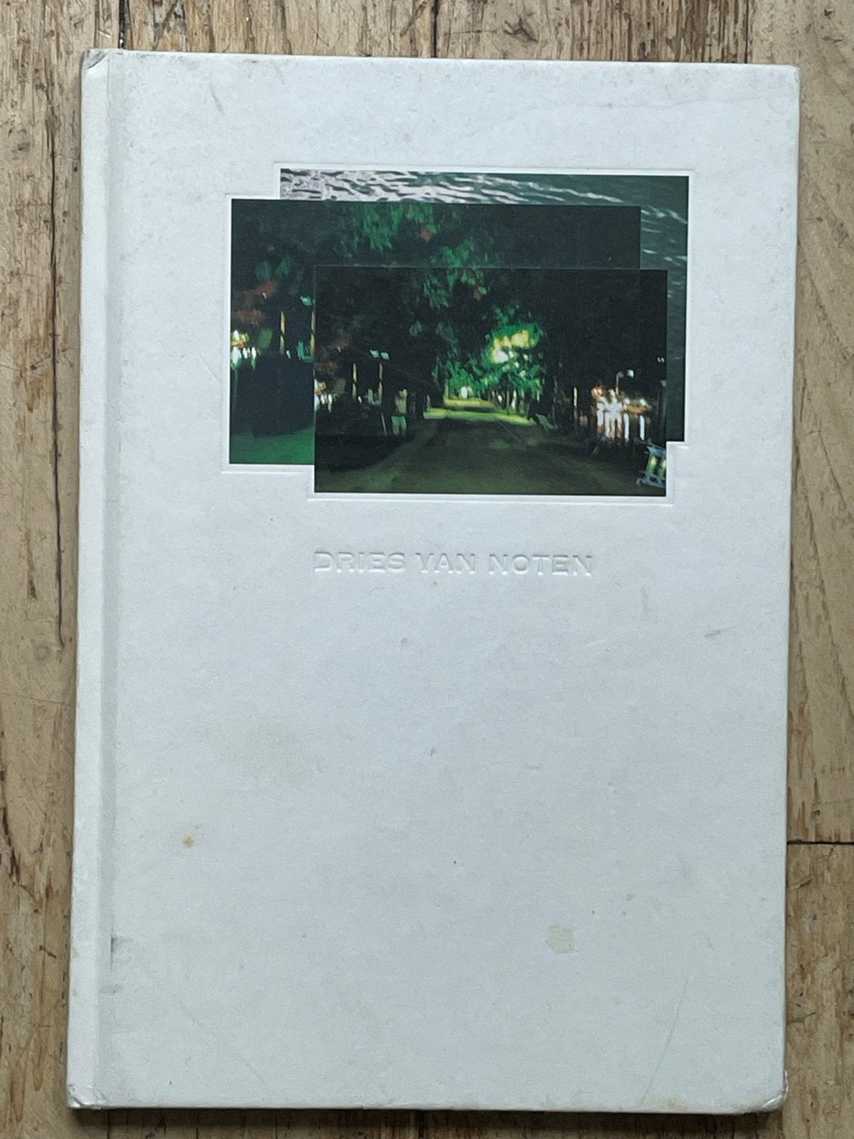 Dries Van Noten Herencollectie Lente-Zomer 2003 Boek, Ophalen of Verzenden, Gelezen, Europa overig