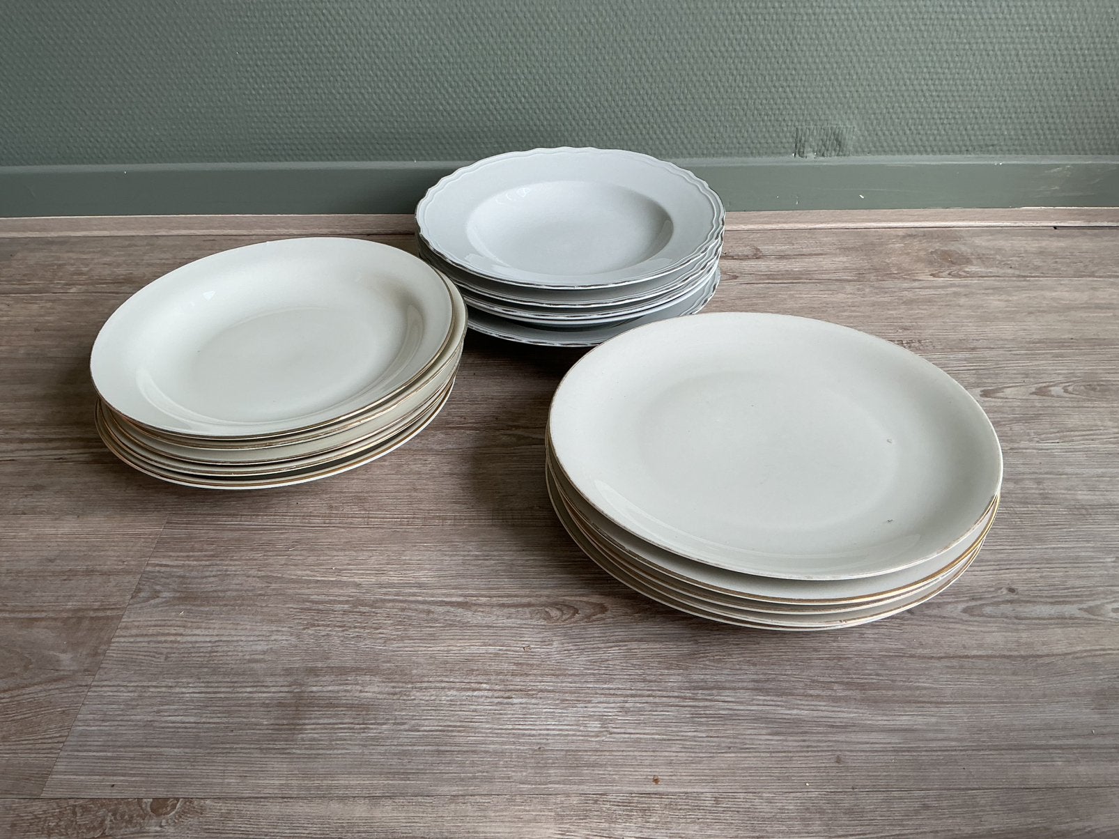 Vintage (diner)borden + chinees bordje, alle 15 voor 10 euro, Ophalen