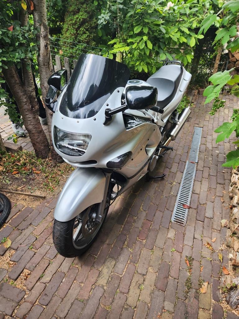 ZZR- 600 2005 , 25480km, Motoren, Particulier