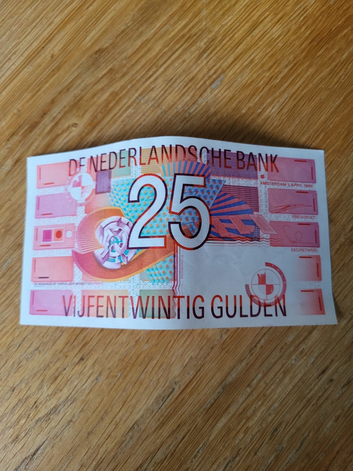 25 Gulden biljet uit 1989 - De Nederlandse Bank, Ophalen