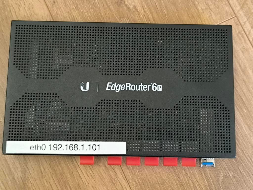 Ubiquiti EdgeRouter 6P, Computers en Software, Ophalen of Verzenden, Zo goed als nieuw, Router, Ubiquiti