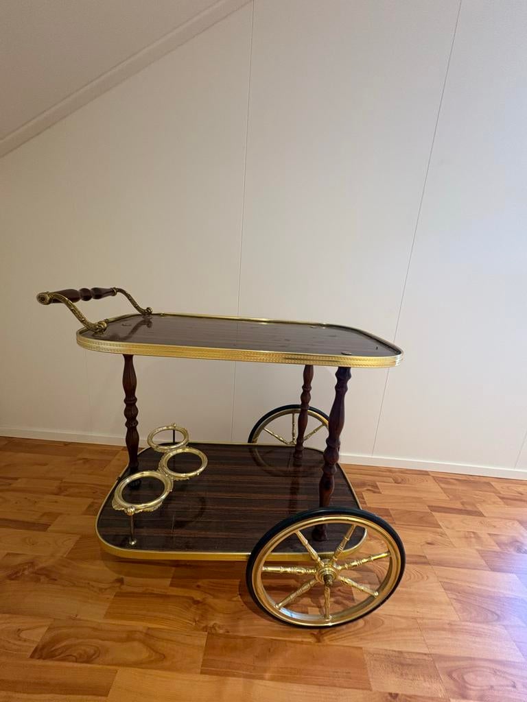 Vintage serveerwagen met messing details, Ophalen