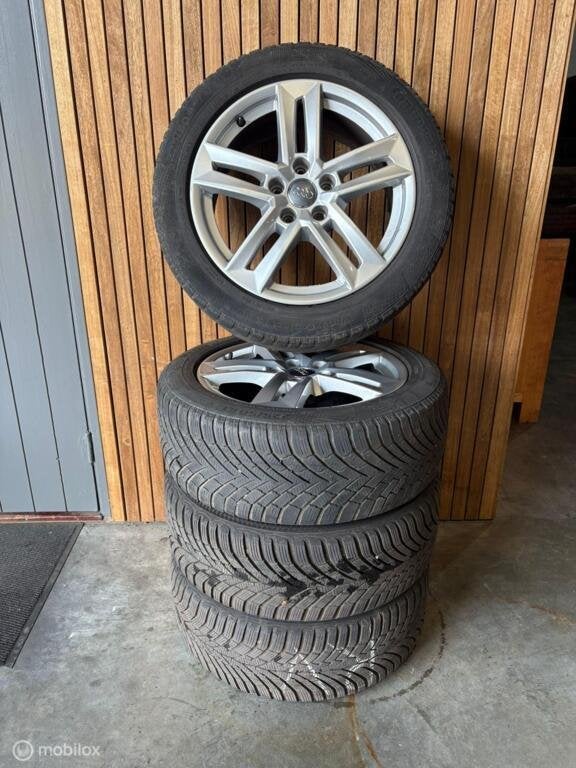 Set lichtmetalen velgen voor Audi A4 B9 met Winterbanden, Gebruikt, Ophalen of Verzenden, Band(en)