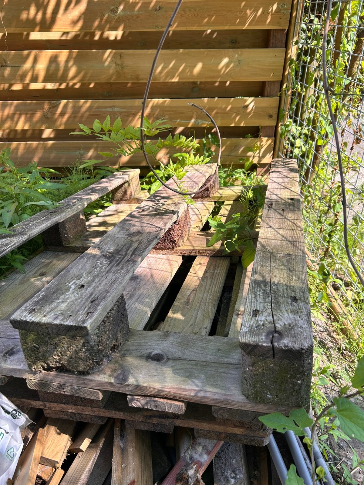 Gratis af te halen diverse houten pallets, Tuin en Terras, Palen, Balken en Planken, Ophalen, Zo goed als nieuw, Minder dan 180 cm