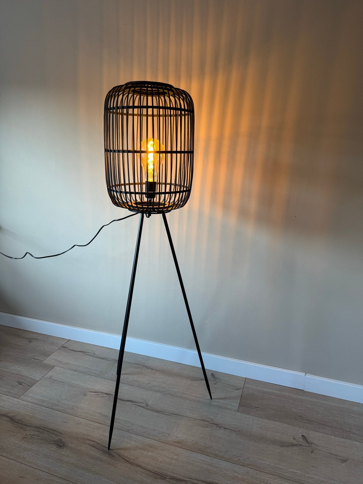 Kwantum vloerlamp ZGAN (excl. peertje), Ophalen, 100 tot 150 cm, Overige fittingen, Zo goed als nieuw