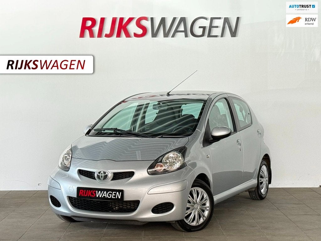 Toyota Aygo 1.0-12V Now Airco/Elektrische ramen, Auto's, Voorwielaandrijving, Stof, Gebruikt, Huisgarantie
