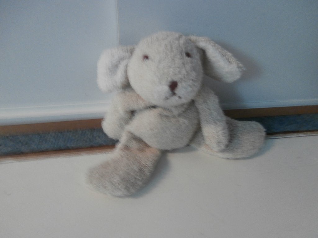 Babyspeelgoed bruine knuffel hond met korrels knuffelhond, Kinderen en Baby's, Speelgoed | Knuffels en Pluche, Ophalen of Verzenden