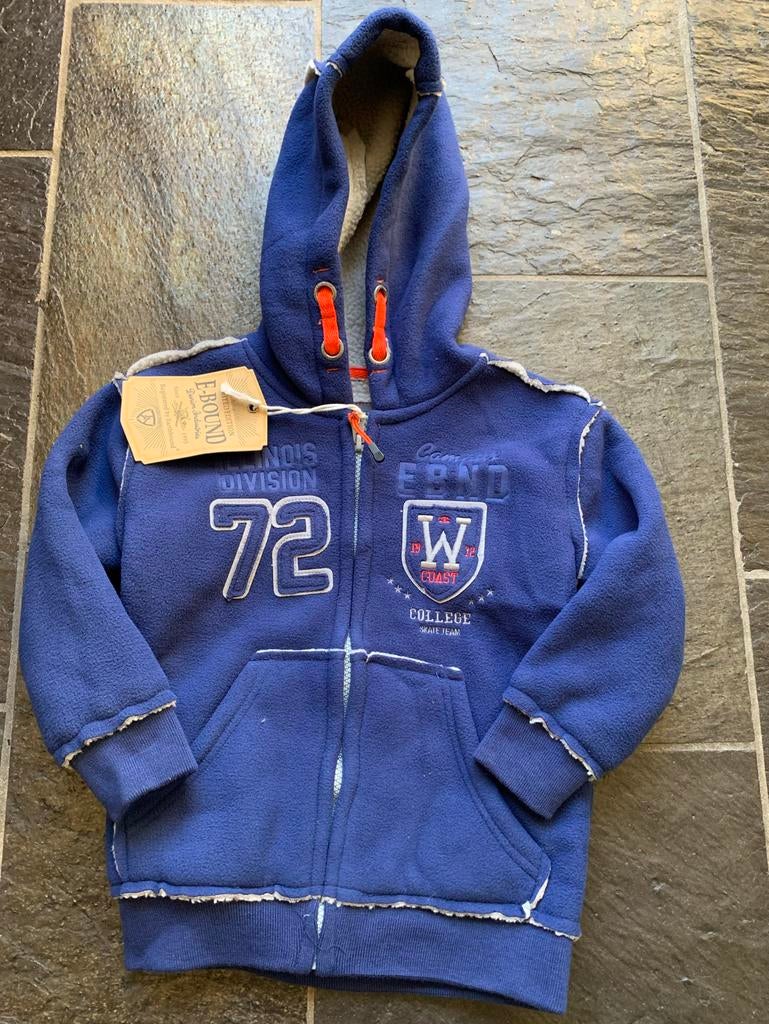 Blauwe fleece vest met capuchon maat 110, Ophalen of Verzenden, Gebruikt, Jongen of Meisje, Setje