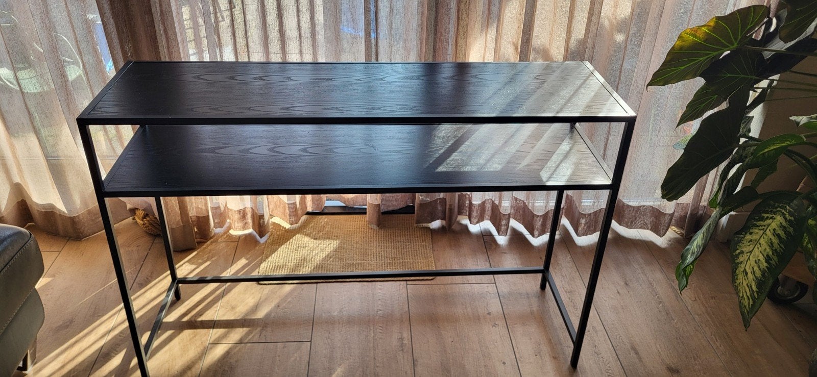 Zwart metalen en houten bijzettafel/console tafel, Huis en Inrichting, Modern, Industrieel, Tot twee personen, Minder dan 50 cm