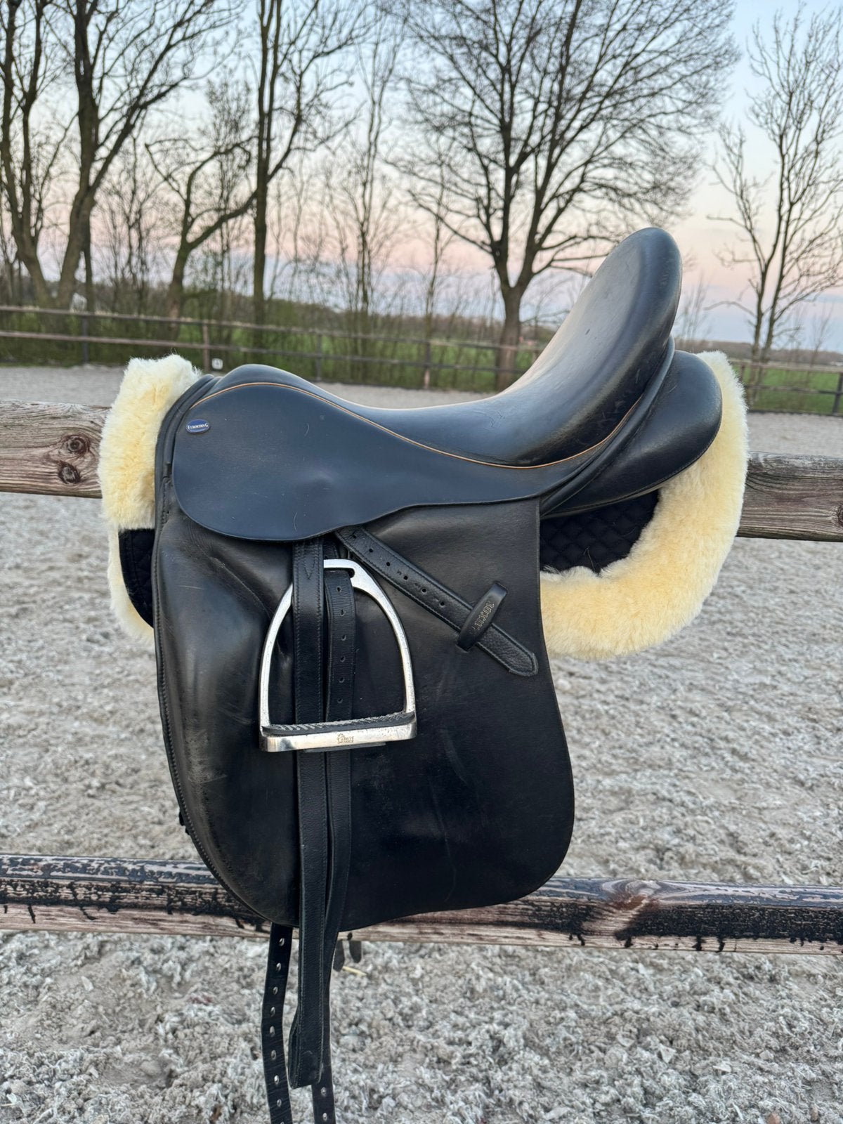Euroriding Luxor dressuur zadel te koop, Dieren en Toebehoren, Paarden en Pony's | Zadels, Ophalen, L (17.5 inch), Dressuur, Zo goed als nieuw