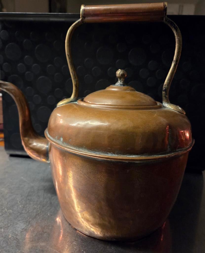 Oude roodkoperen ketel met handvat, Ophalen, Koper