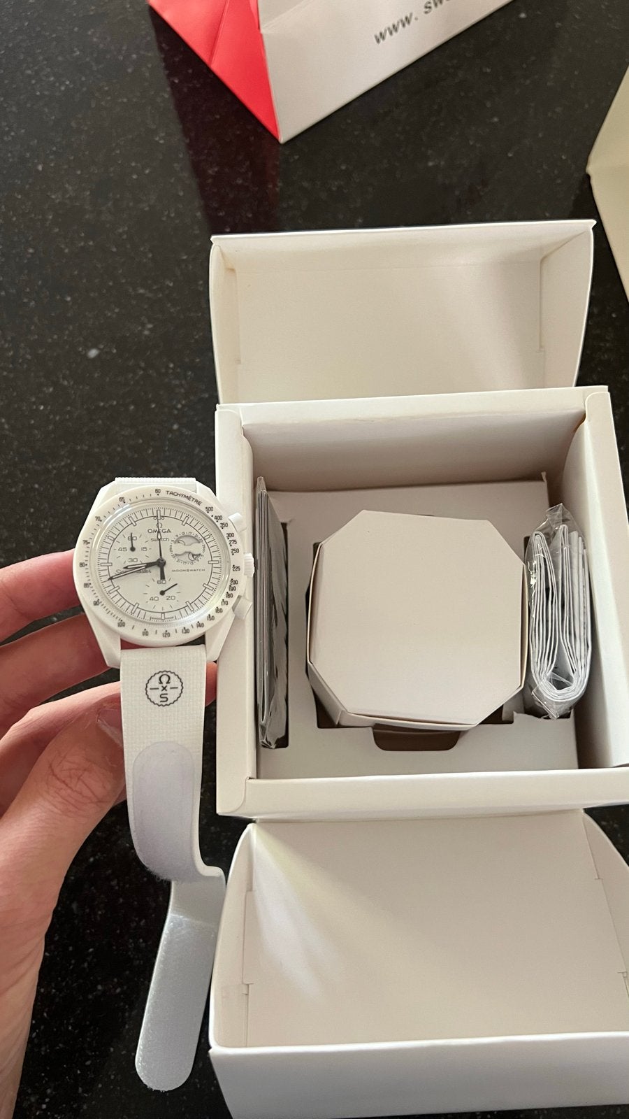 Swatch Omega Moonswatch Mission to the Moonphase Snoopy, Sieraden, Tassen en Uiterlijk, Kunststof, Polshorloge, Swatch, Nieuw