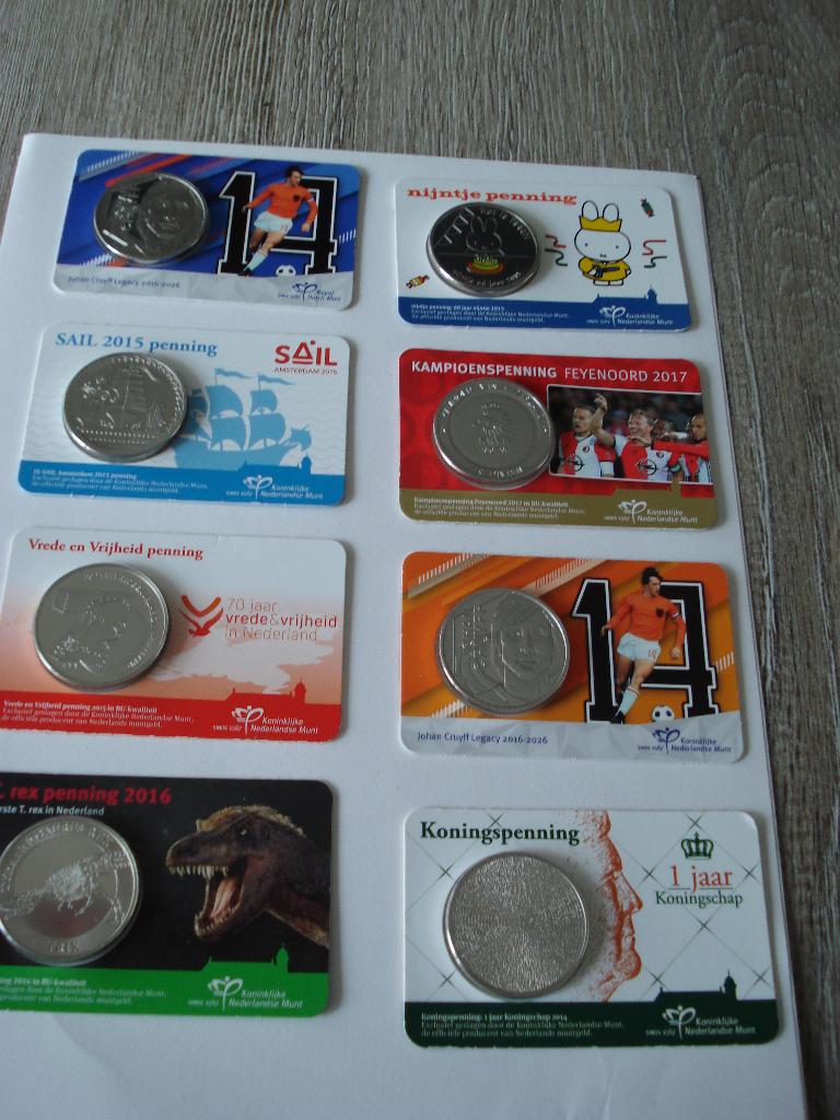 PENNINGEN IN COINCARD O.A. 2 X JOHAN CRUIJFF, FEYENOORD .A., Ophalen of Verzenden, Koningin Beatrix, Overige waardes, Setje