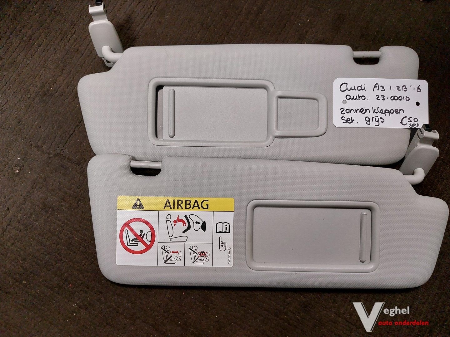 Audi A3 automaat 1.2B zonnenkleppenset '16, Gebruikt, -, -, Ophalen of Verzenden