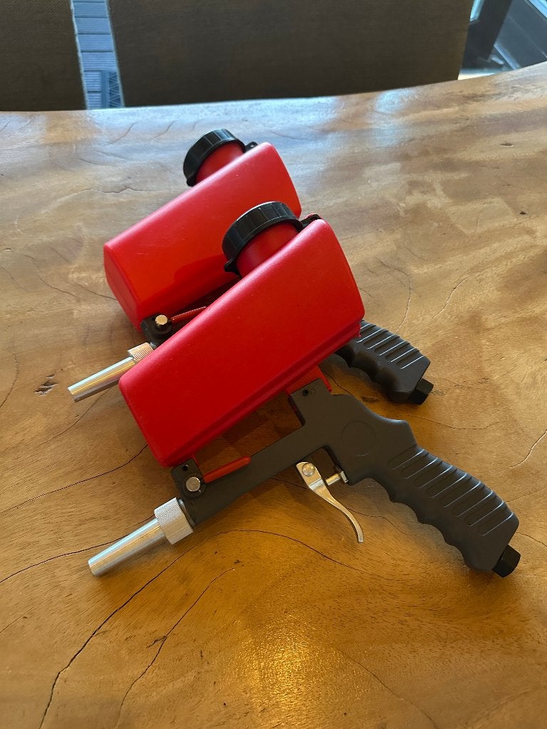 2 Zandstraalpistolen met reservoir | Voor compressor, Doe-het-zelf en Verbouw, Minder dan 25 liter, Ophalen of Verzenden, Nieuw
