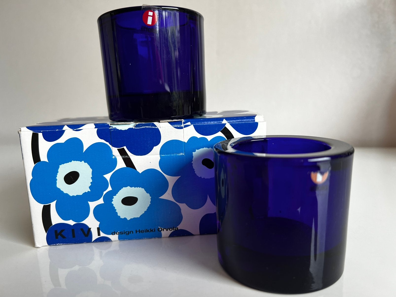 2 Iittala  Marimekko ‘Unikko’ Kivi Ultramarine Blue Votive, Waxinelichthouder, Nieuw, Ophalen of Verzenden, Glas