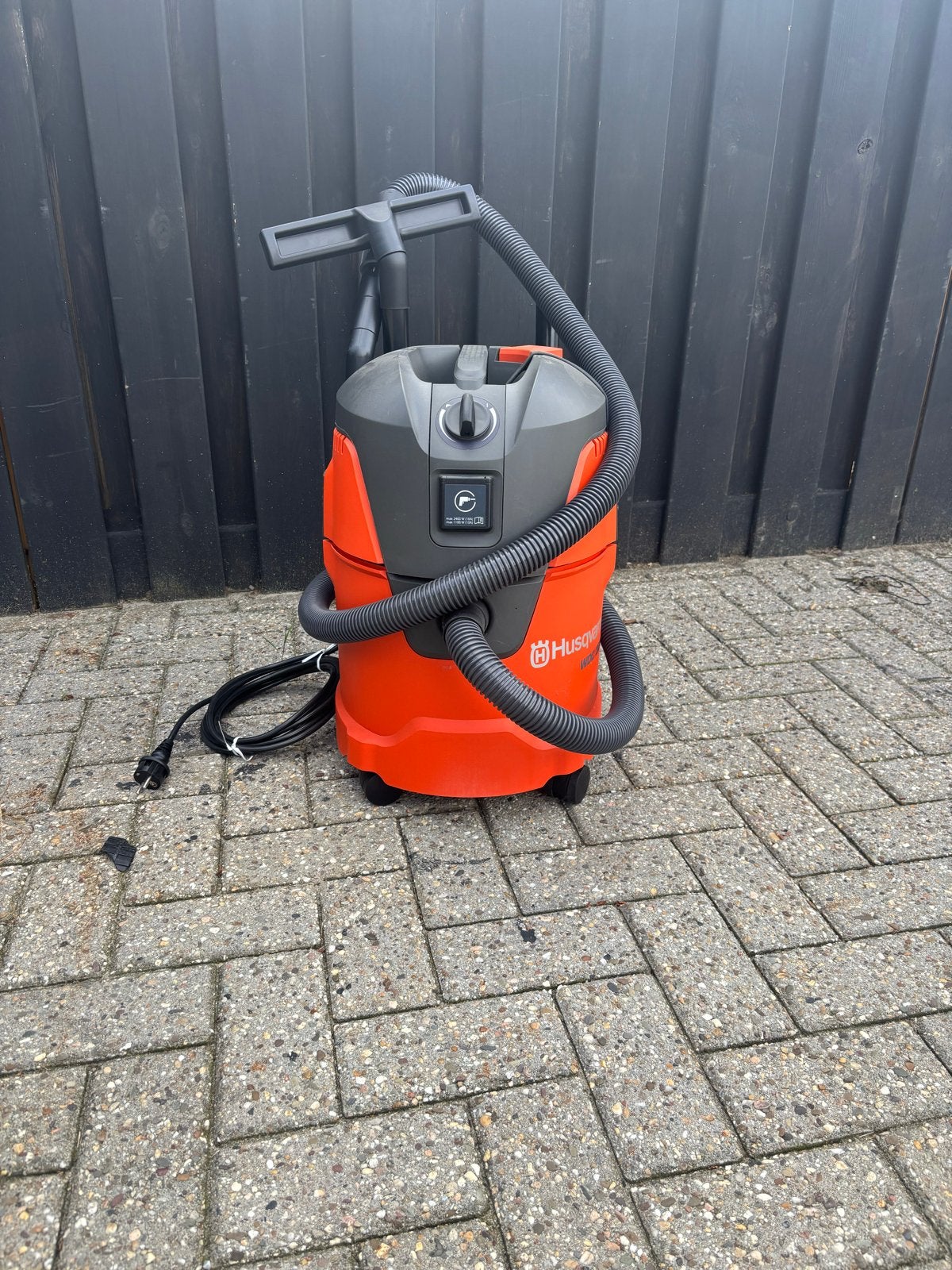 Husqvarna WDC 220 nat- en droogzuiger, Ophalen, Overige merken, Nieuw, Industriële stofzuiger