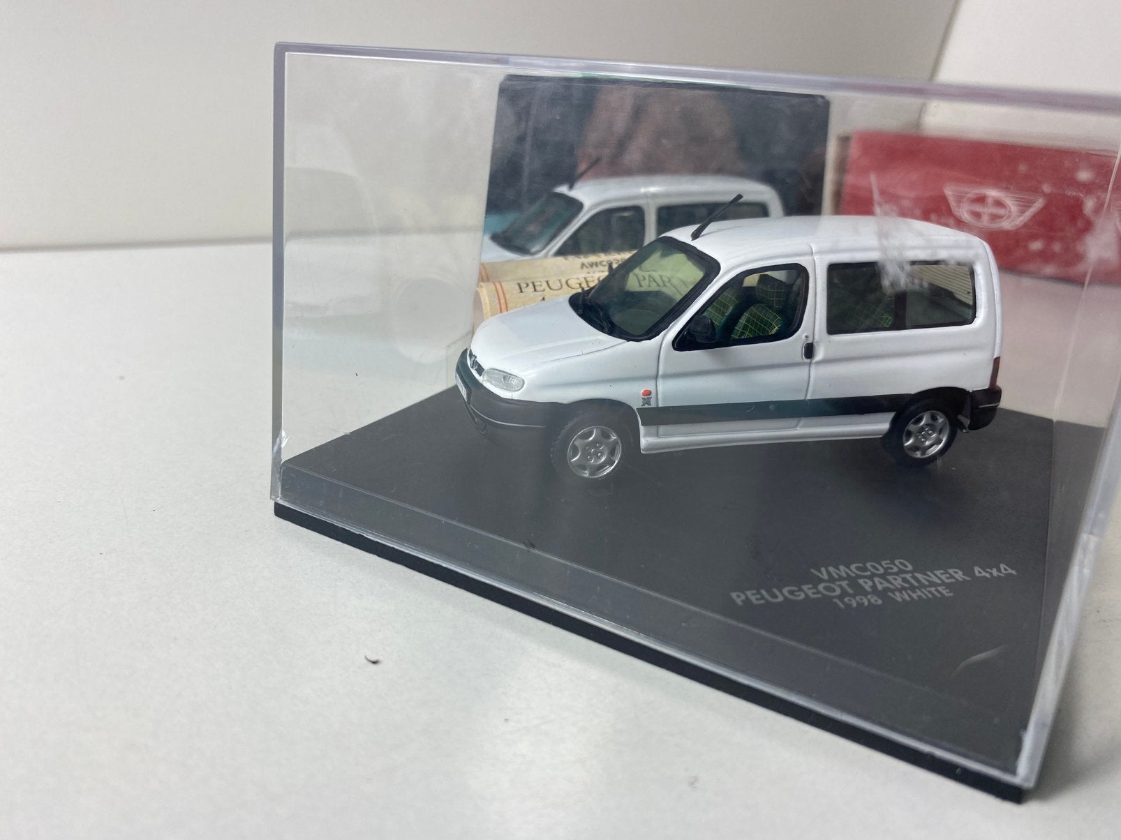 1:43 Peugeot PARTNER 4x4 version-in vitrinebox+ certificat, Ophalen of Verzenden, Nieuw, Auto, Overige merken
