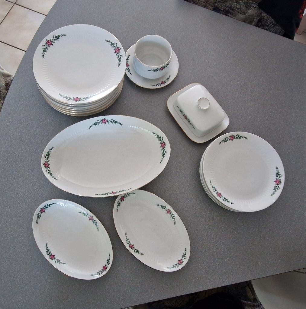 Vintage porseleinen servies met rozenmotief, Ophalen of Verzenden