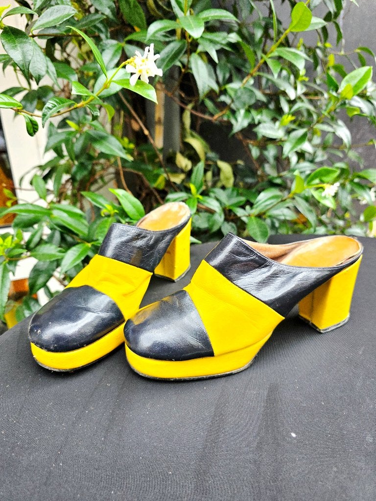Authentic Vintage 70s Leather Platform Mule Slides -Rare 70s, Kleding | Dames, Schoenen, Overige kleuren, Unknown, Unknown, Gedragen