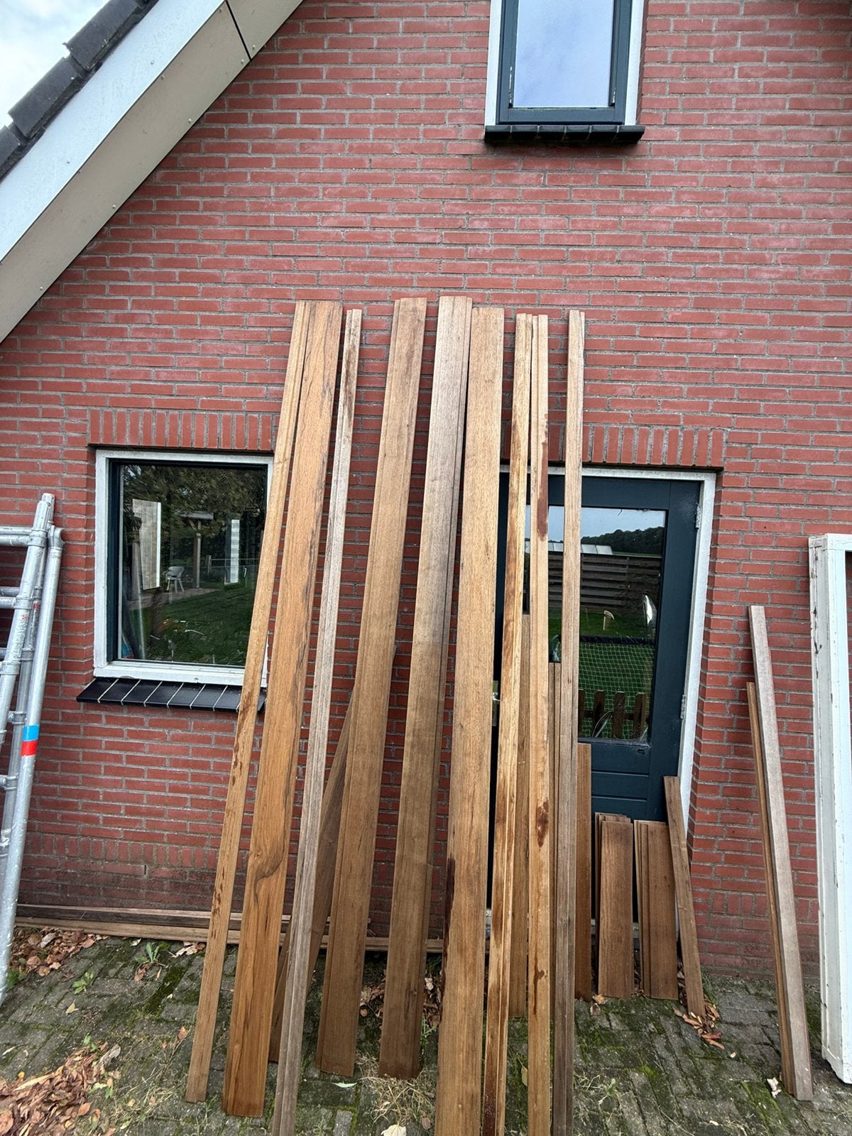 Reststukken gevelbekleding ayous, Ophalen, 25 tot 50 mm, Zo goed als nieuw, Plank