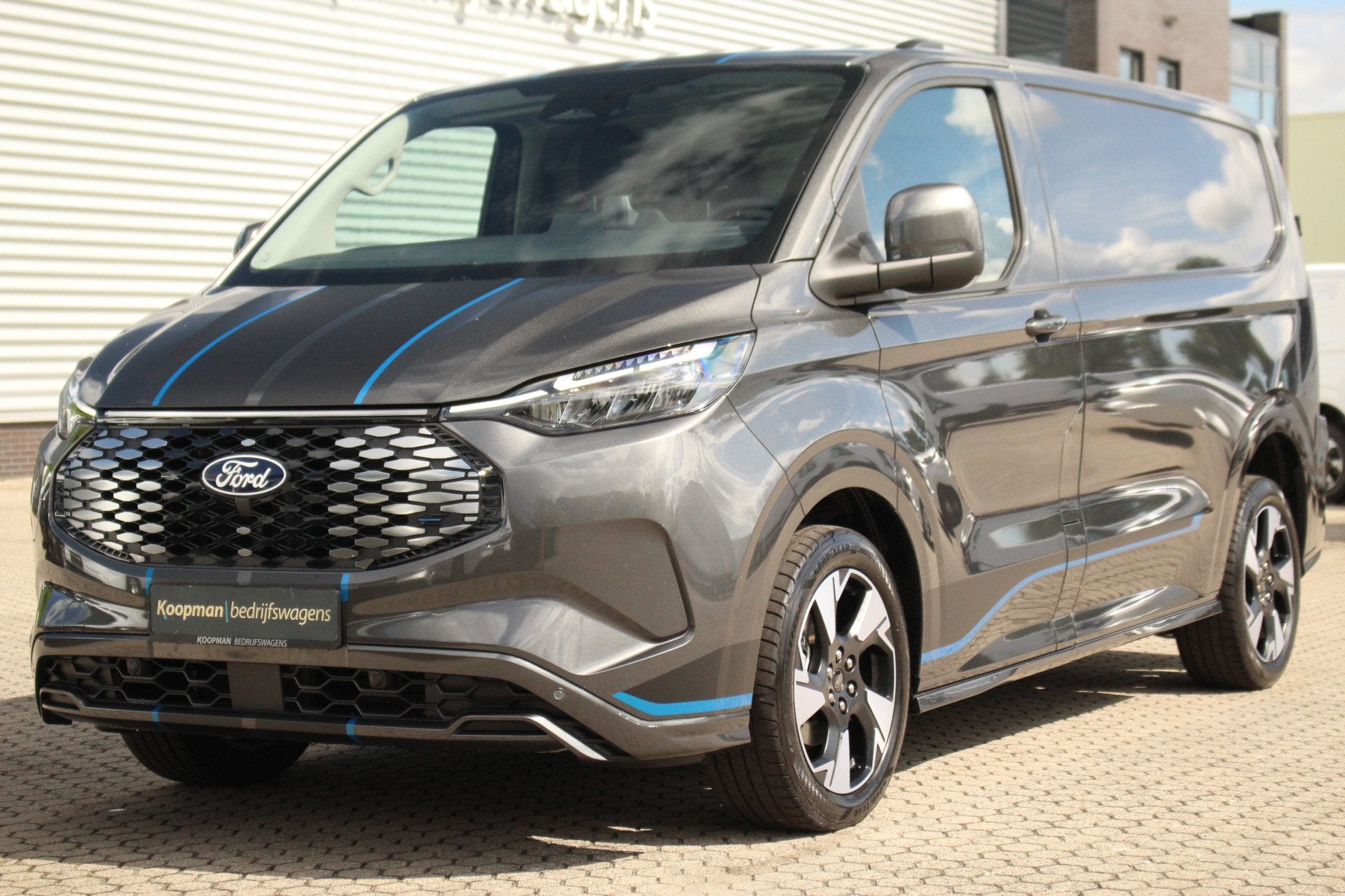 Ford E-Transit Custom 320 L1H1 Sport | 71kWh | 160kW/218pk |, Automaat, 71 kWh, 348 km, Nieuw