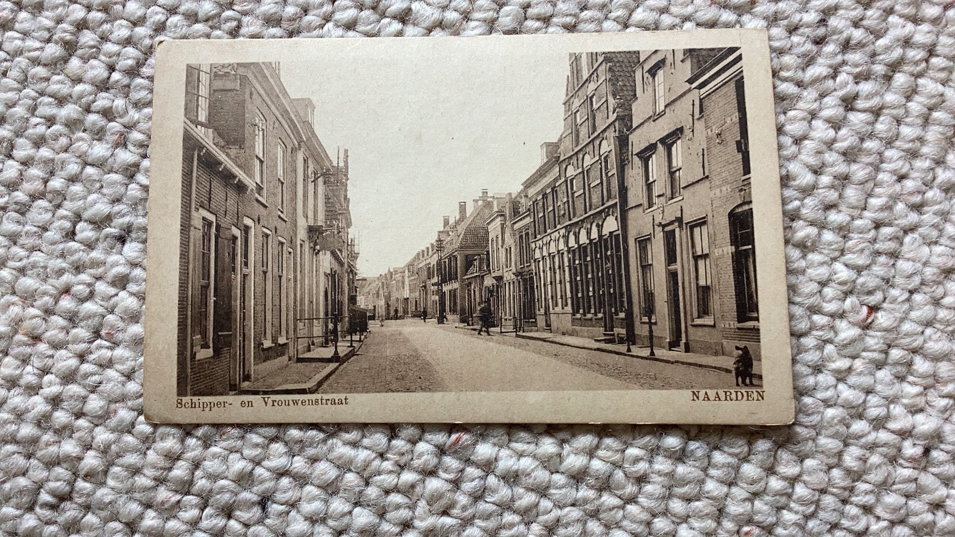 Ansichtkaart Naarden Schipper- en Vrouwenstraat begin 1900, Ophalen of Verzenden, Voor 1920, Ongelopen, Noord-Holland