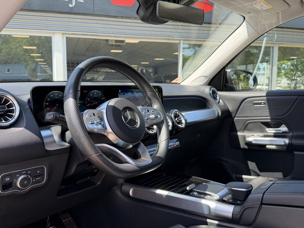 Mercedes-Benz GLB AMG 35 4MATIC | Panoramadak | 360 camera |, Auto's, Mercedes-Benz, Automaat, 4 cilinders, 1655 kg, Leder