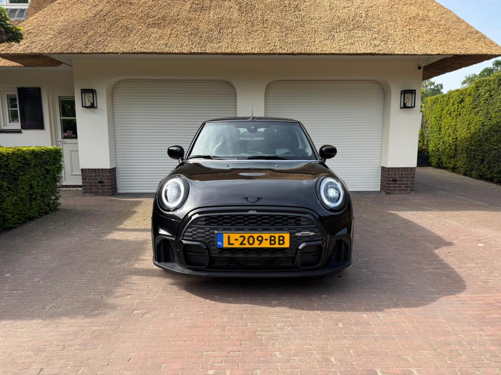 Mini Cabrio 1.5 136pk Aut 2021 Zwart, Auto's, Mini, 136 pk, Cabriolet, 4 stoelen, Origineel Nederlands