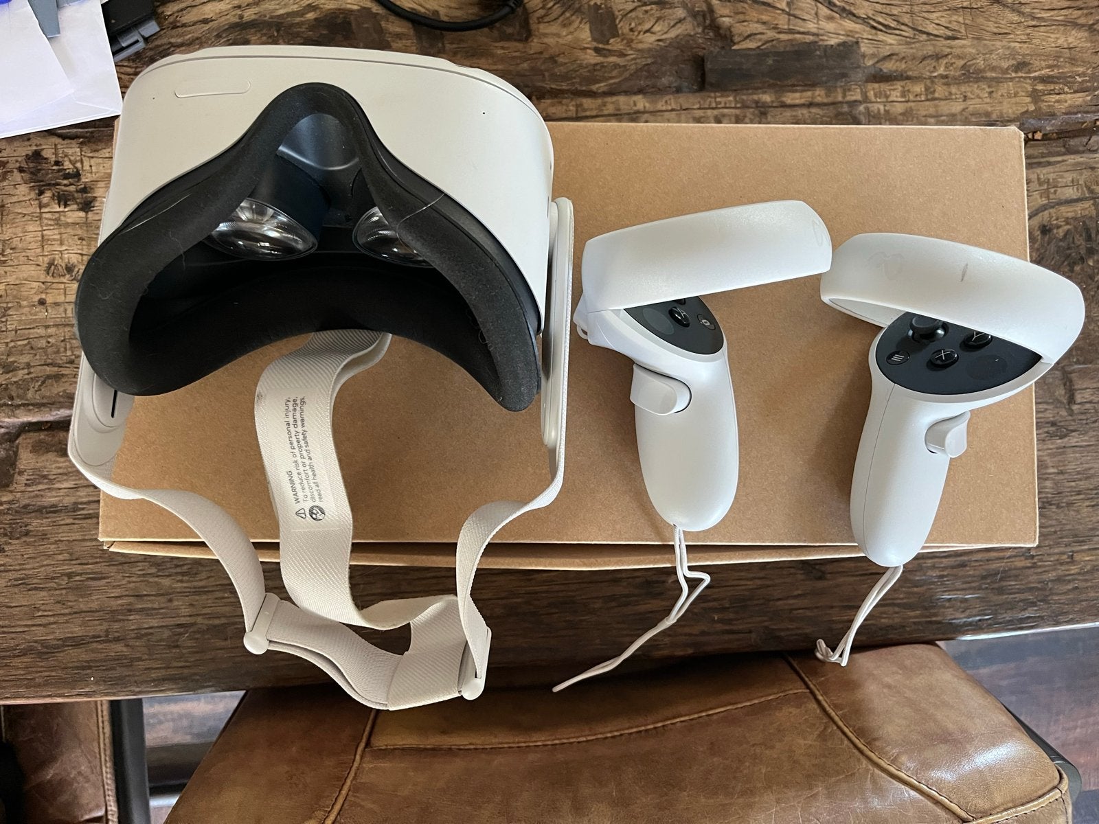 Meta Quest 2 VR-bril met controllers - Zo goed als nieuw, Spelcomputers en Games, Virtual Reality, Ophalen of Verzenden, Zo goed als nieuw
