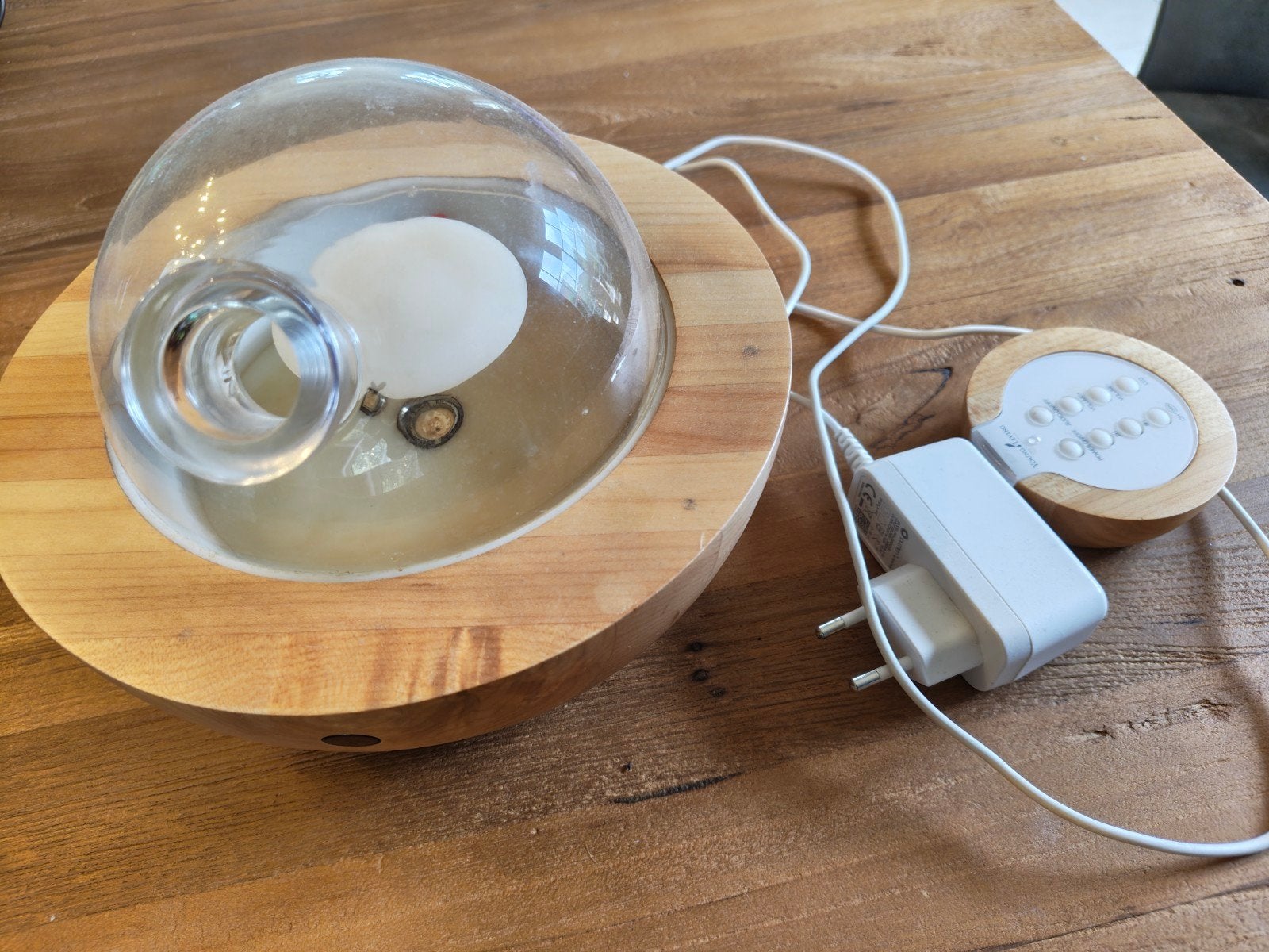 Young Living Aria Diffuser, Ophalen of Verzenden, Gebruikt
