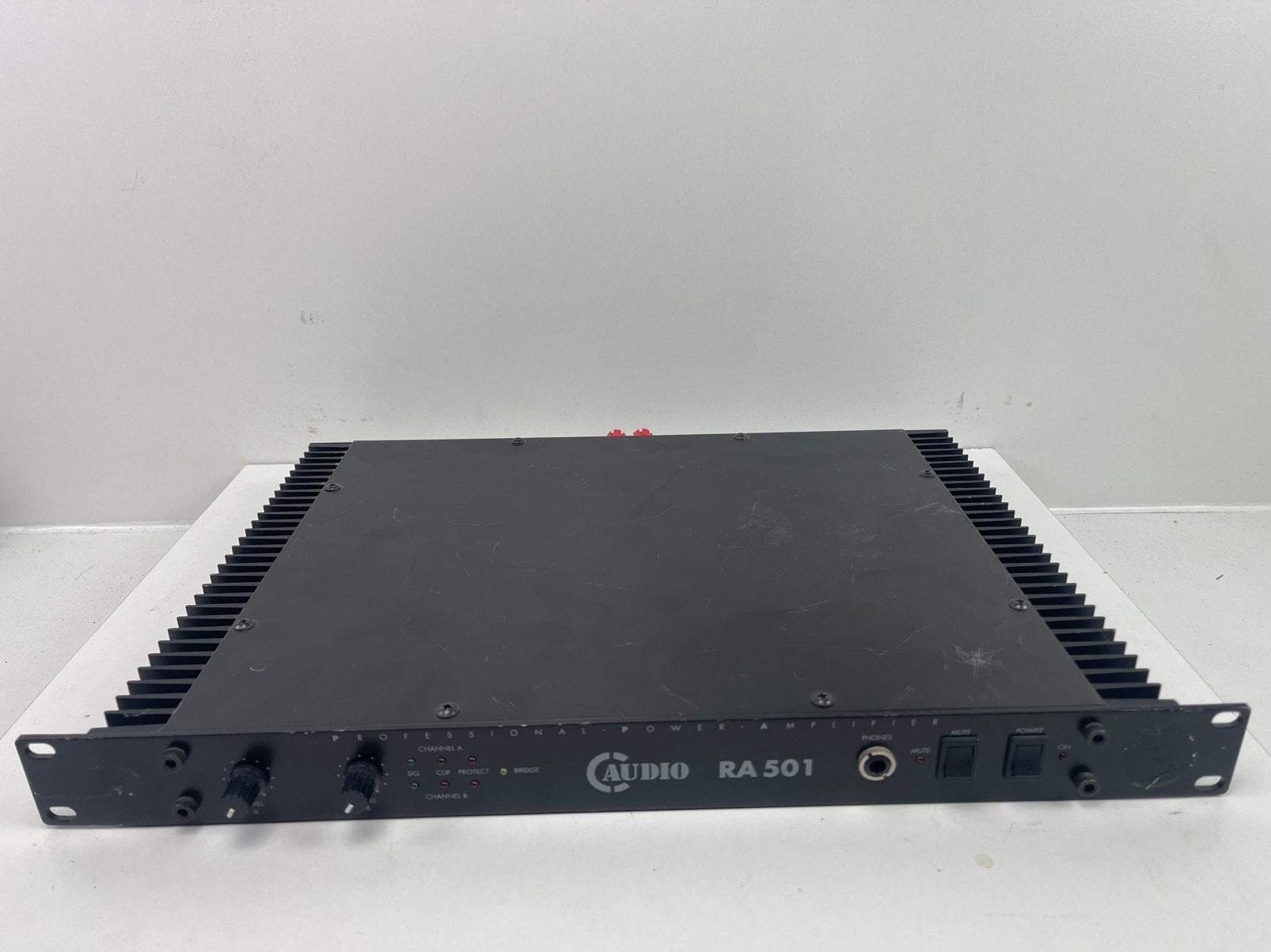 EINDVERSTERKER C AUDIO R501 19Inch 1He 2x150Watt RMS. TOP, Ophalen, Gebruikt, Audio