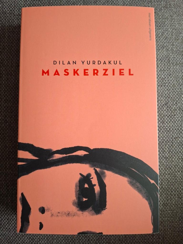 Dilan Yurdakul - Maskerziel, Boeken, Literatuur, Zo goed als nieuw, Ophalen of Verzenden
