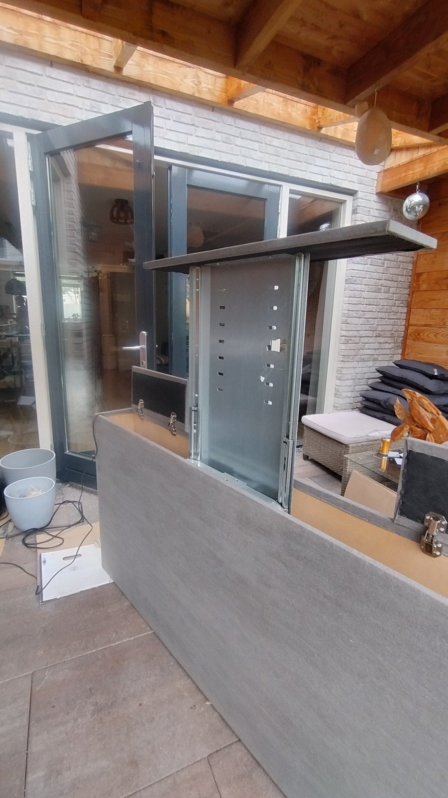 Voetbord met Tv lift, Ophalen, Overige materialen, Gebruikt, 150 tot 200 cm