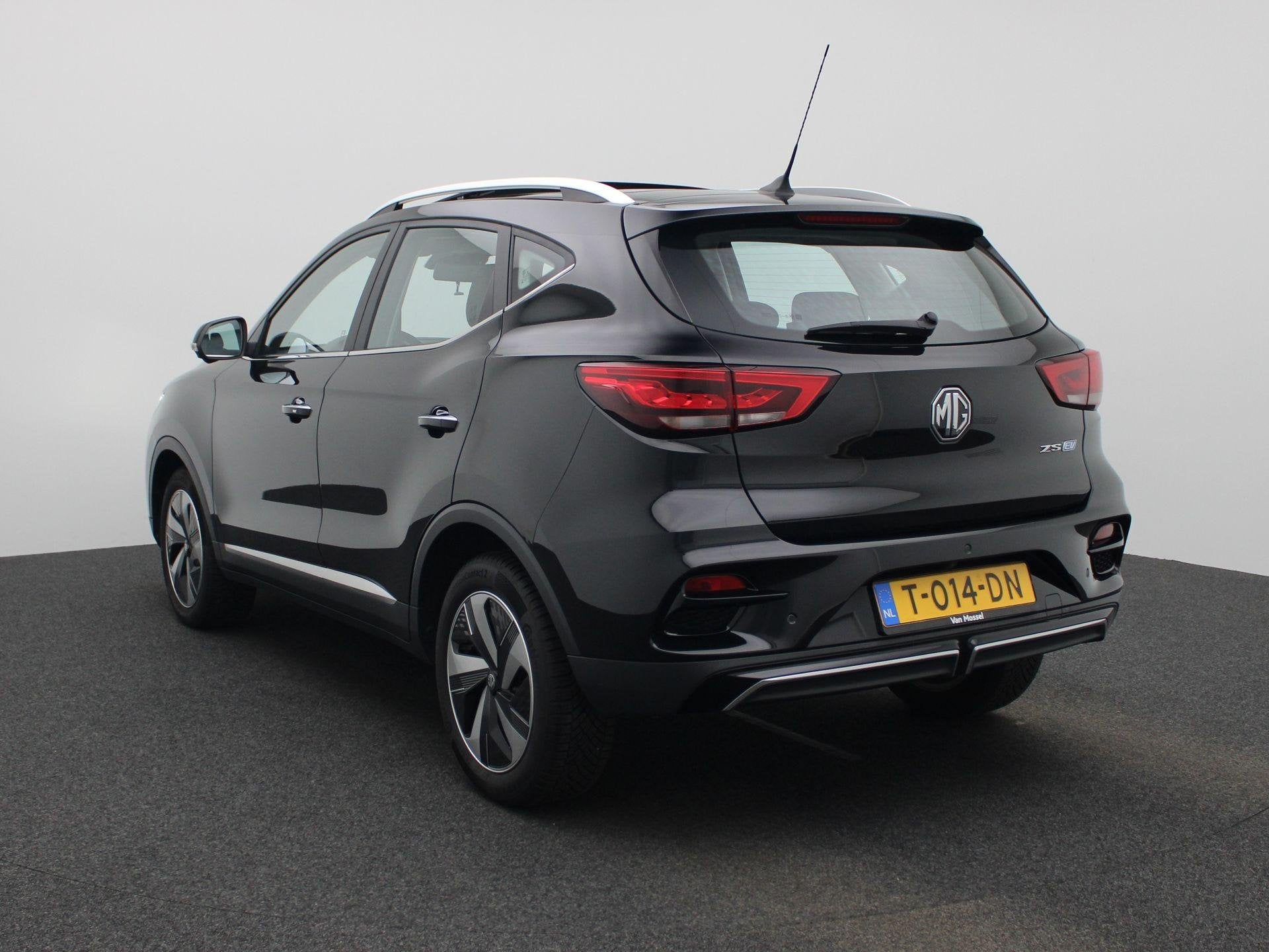 MG ZS EV Long Range Luxury 70 kWh | SoH 98,4% | 360 graden c, Auto's, MG, 12 maanden, Gebruikt, ZS, Zwart