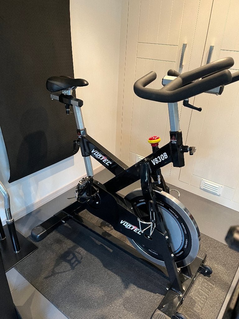 Vortec V830B Spinningbike – Zo goed als nieuw, Ophalen, Buik, Spinningfiets, Zo goed als nieuw