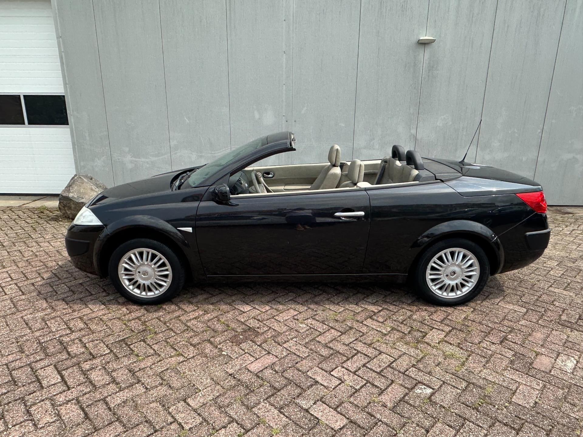 Renault Mégane Coupé-Cabriolet 2.0-16V Privilège, Auto's, Renault, Voorwielaandrijving, 1998 cc, 135 pk, Gebruikt